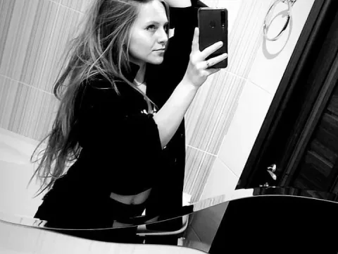 Watch Evasapples Live Adult Webcam Show - Free Sex Cam Stream