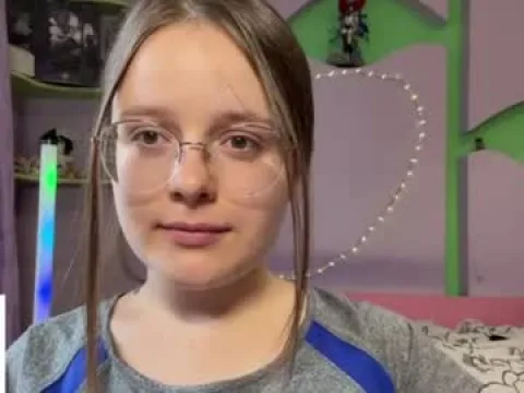 Watch Kira Live Adult Webcam Show - Free Sex Cam Stream