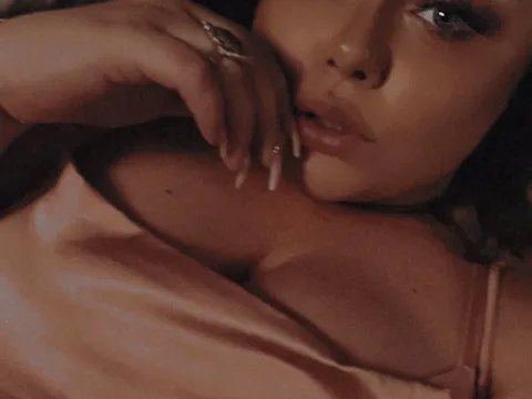 Watch DaniDiva Live Adult Webcam Show - Free Sex Cam Stream